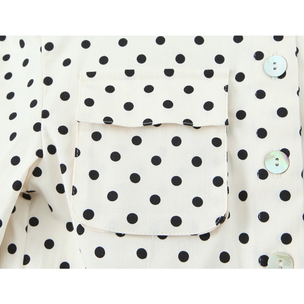 Elegante, schicke, taillierte  – Matcha Bewertung und Preis